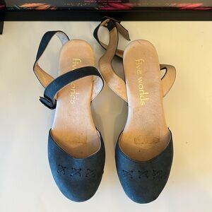Five Worlds by Cordani Clogs in Navy-Size 6